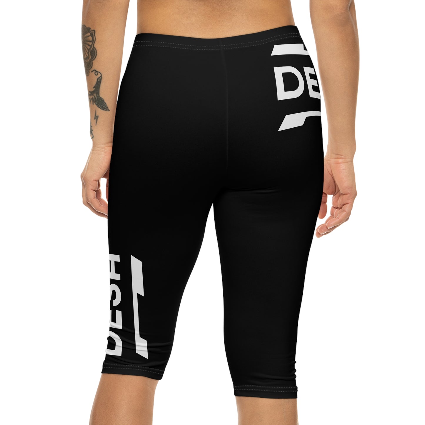 Stylish Black Capri Leggings with Bold Design – Perfect for Workout and Everyday Wear